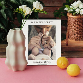 Personalised 6" x 4" Inch White Finish Wooden Frame, Custom Engraved Text, Landscape or Portrait Display Frame With Stand, Perfect for Family Photos, Grandchildren, New Babies, and Kids Artwork, Gift